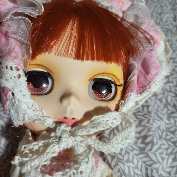 Preowned Blythe doll. - Picture 4 of 6